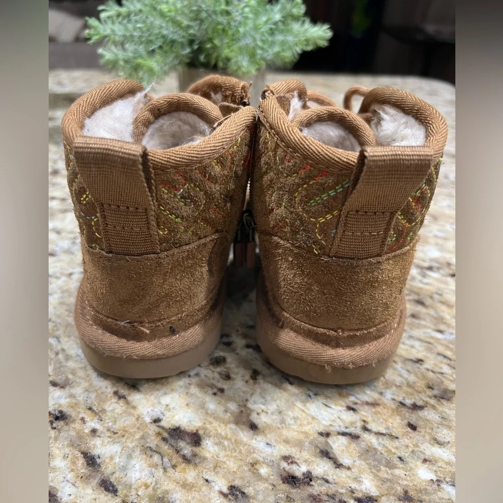 UGG Neumel II Graphic Stitch Tan Toddler Boots 11